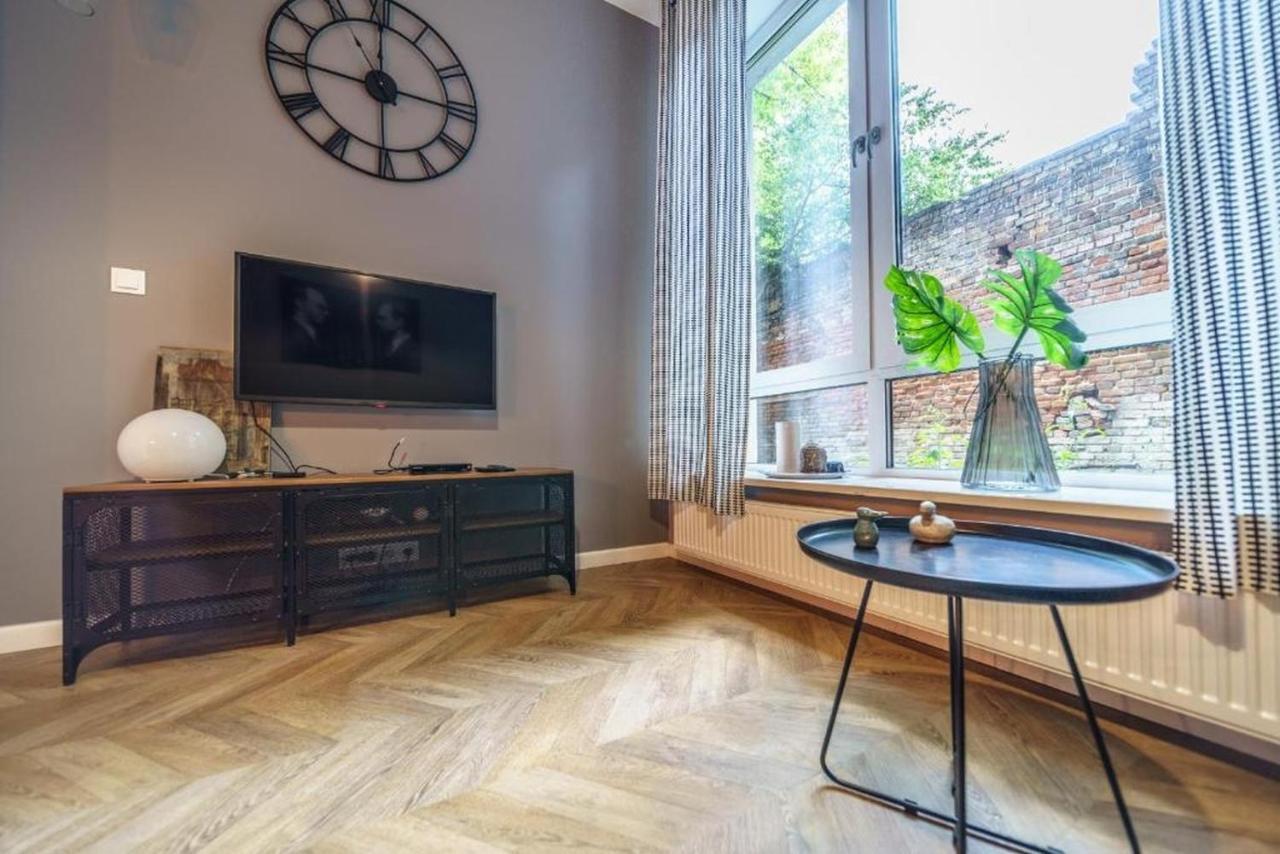 وارسو Cozy And Bright - Golden Apartments - Z14-1A المظهر الخارجي الصورة