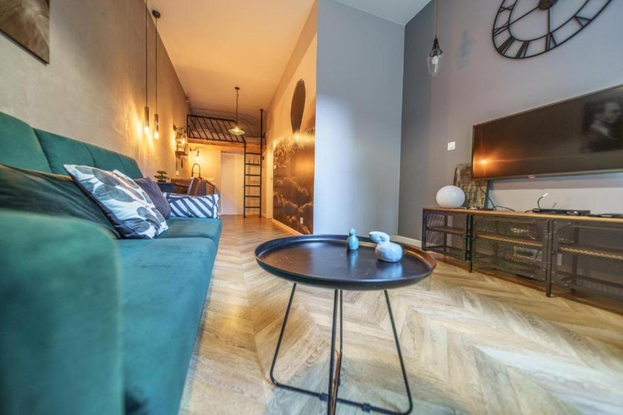 وارسو Cozy And Bright - Golden Apartments - Z14-1A المظهر الخارجي الصورة
