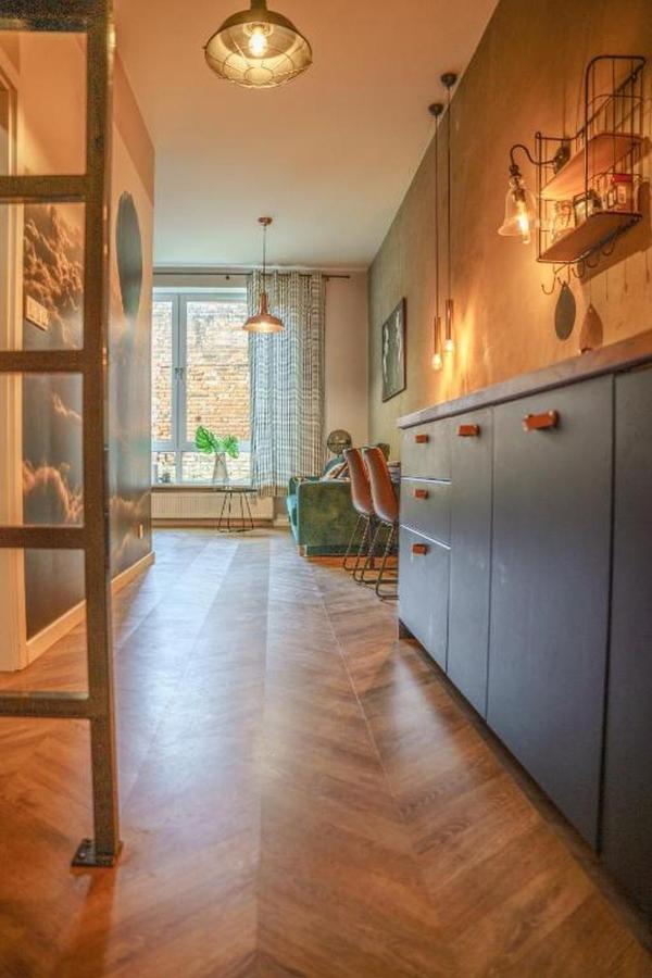 وارسو Cozy And Bright - Golden Apartments - Z14-1A المظهر الخارجي الصورة